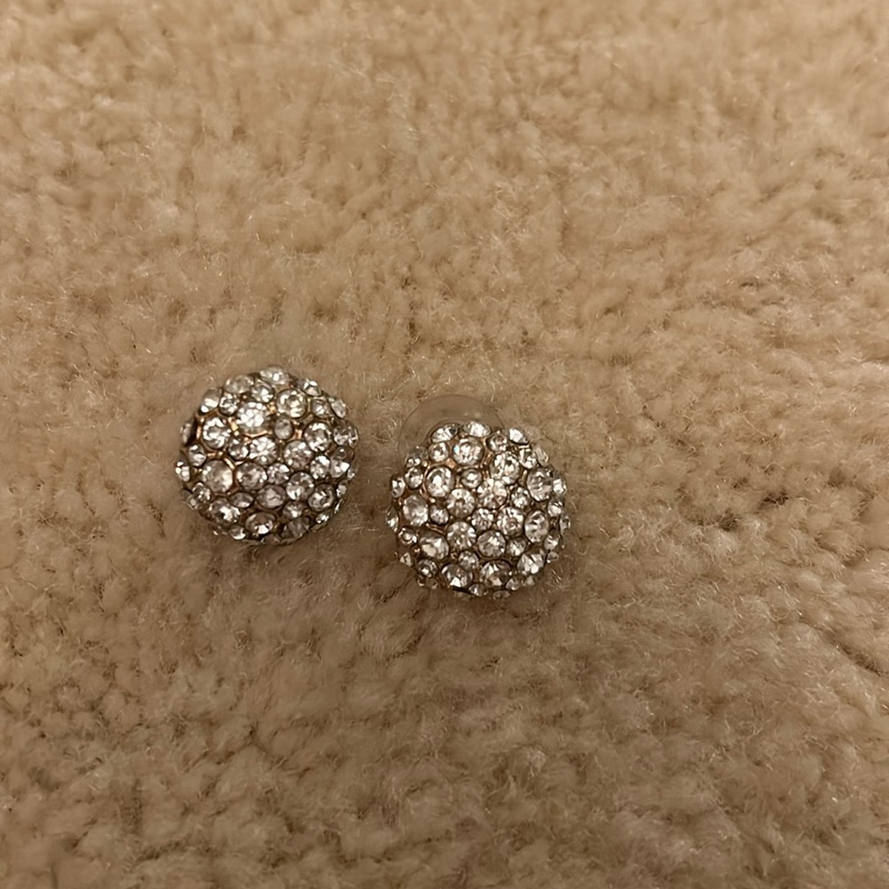 Gold earrings